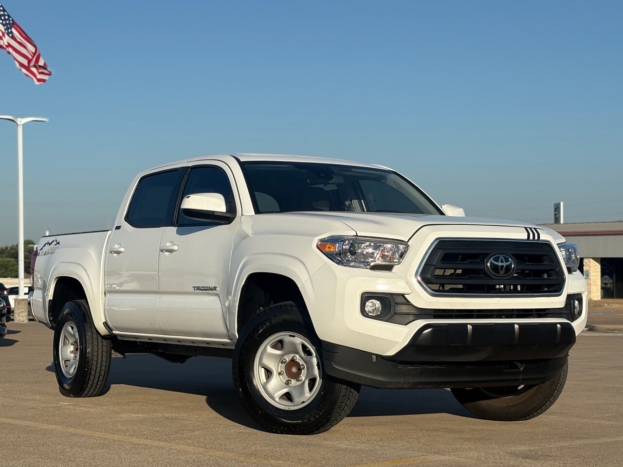 2020 Toyota Tacoma SR5 photo 2