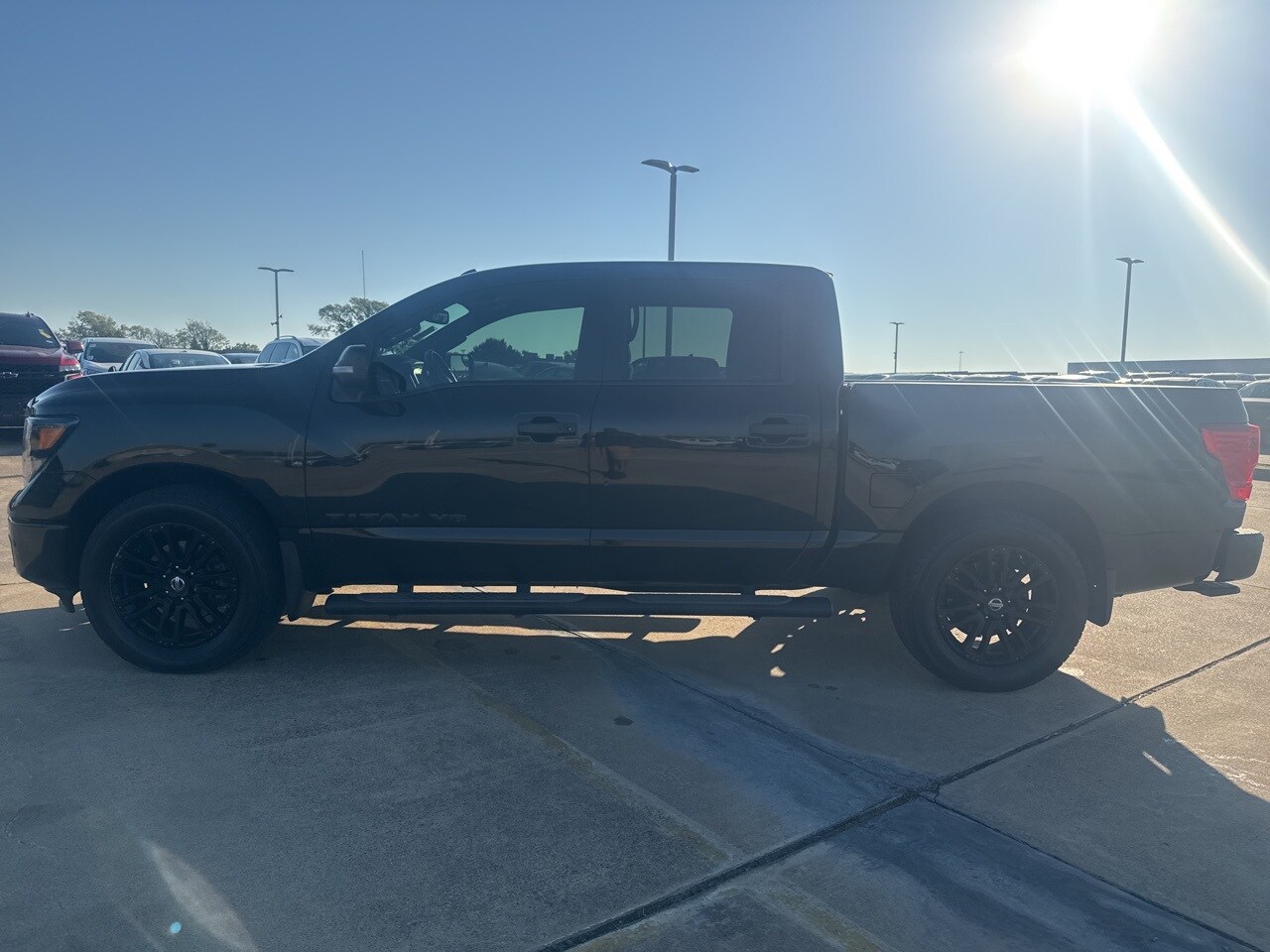 2019 Nissan Titan SV photo 3