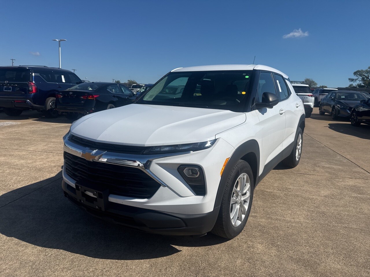 2024 Chevrolet Trailblazer LS photo 3