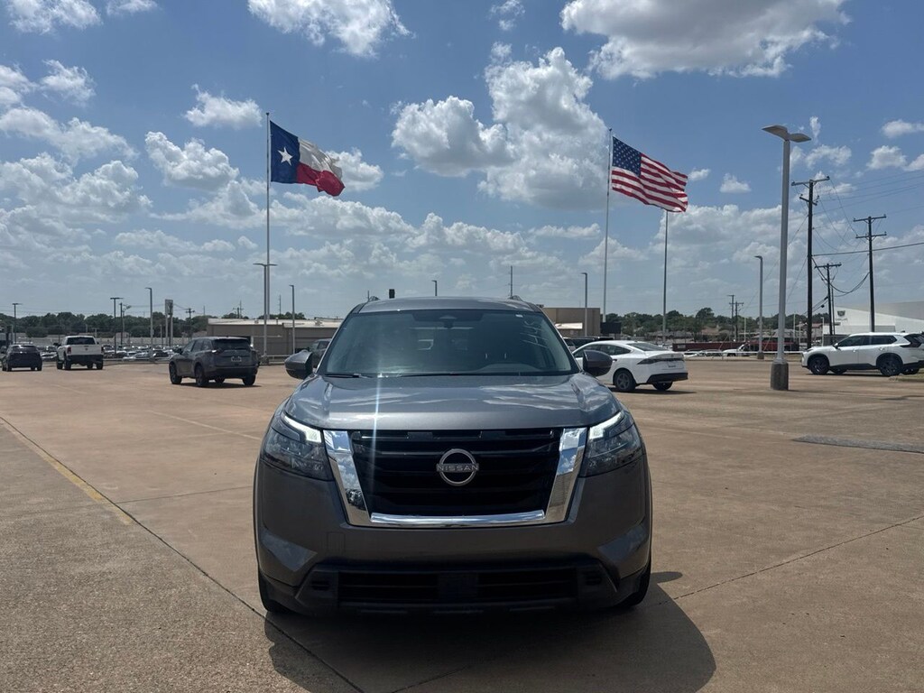 Certified 2025 Nissan