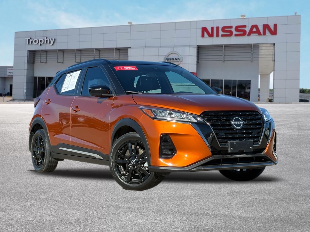 2023 Nissan Kicks SR's photo