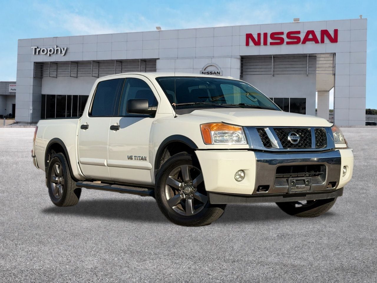 Glacier White 2015 Nissan Titan Pickup Truck 4X2 5-Speed Automatic