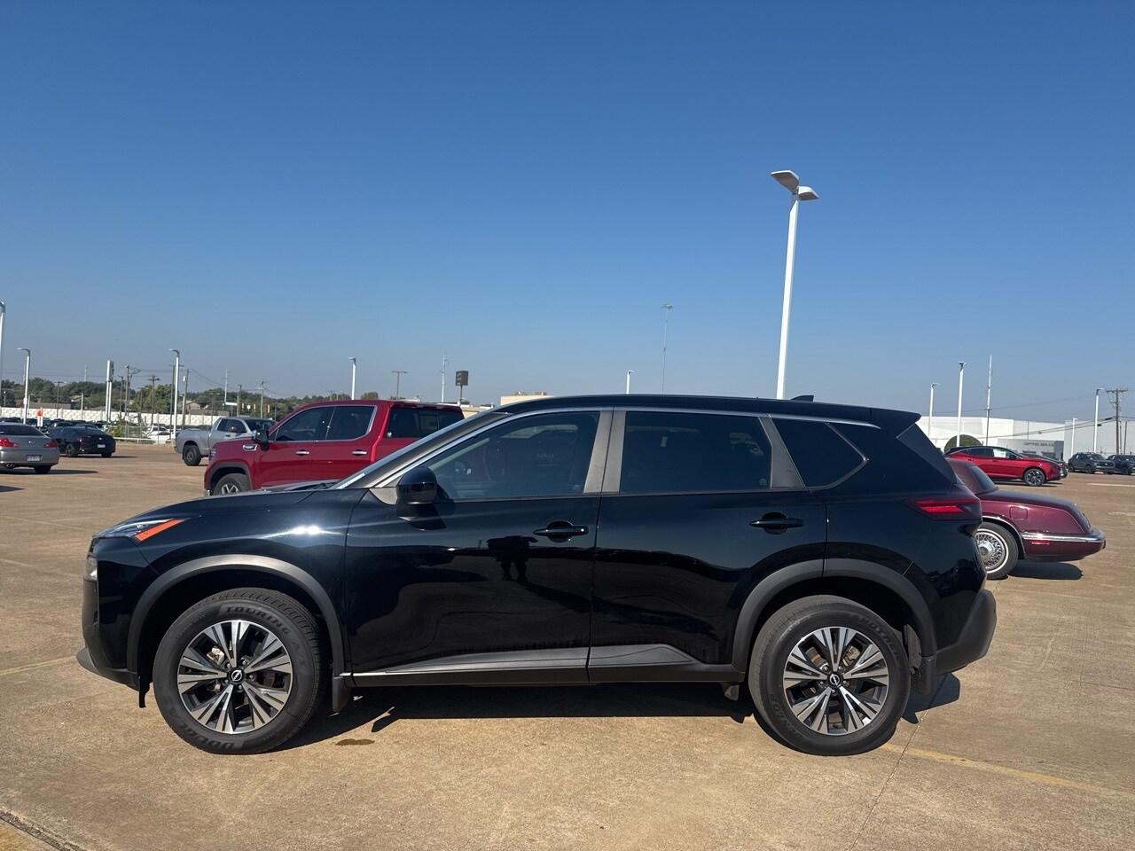 2023 Nissan Rogue SV photo 4