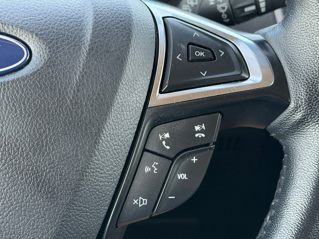 2024 Ford Edge SEL - Photo 17