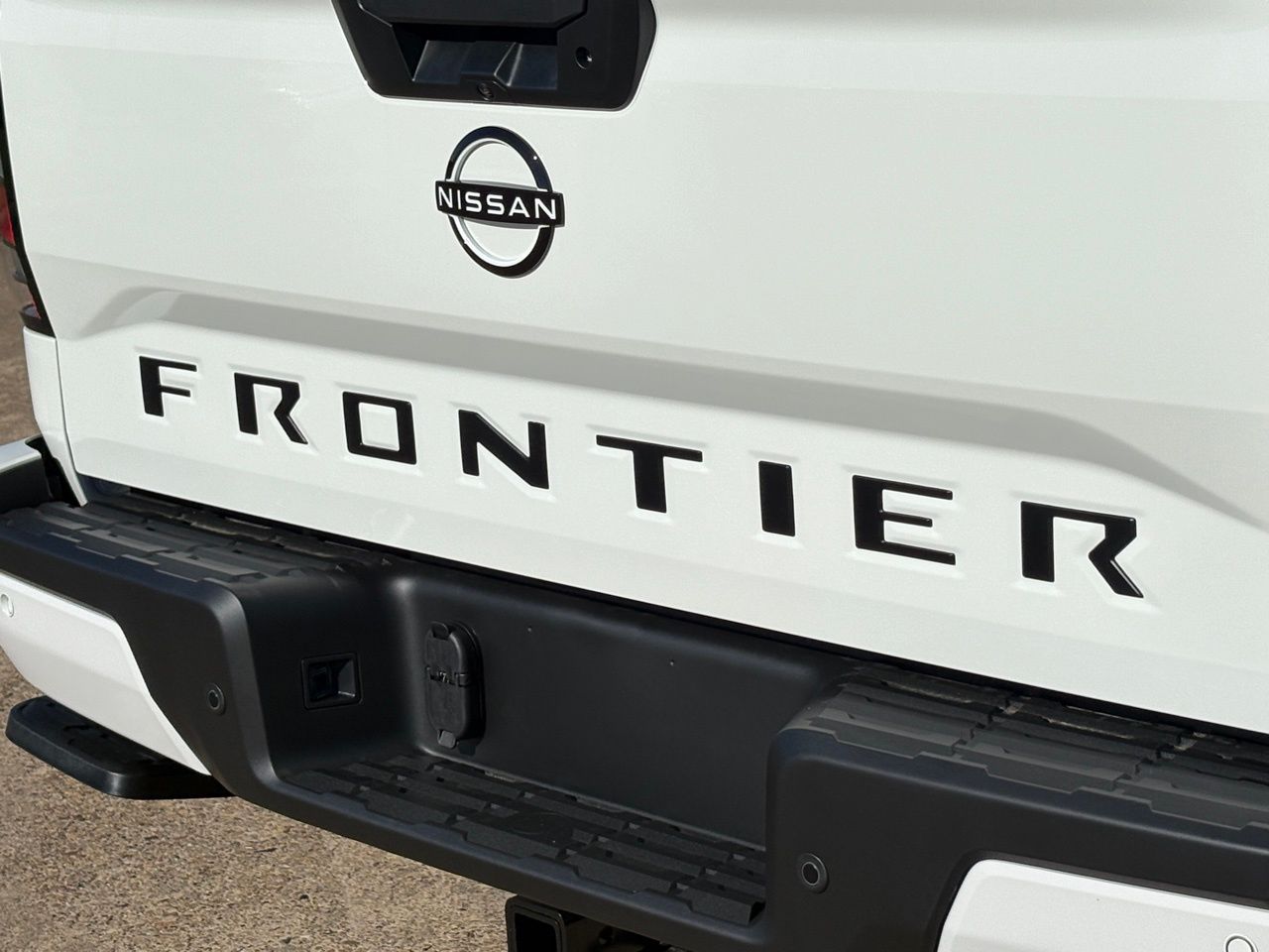 2026 Nissan Frontier SV - Photo 8