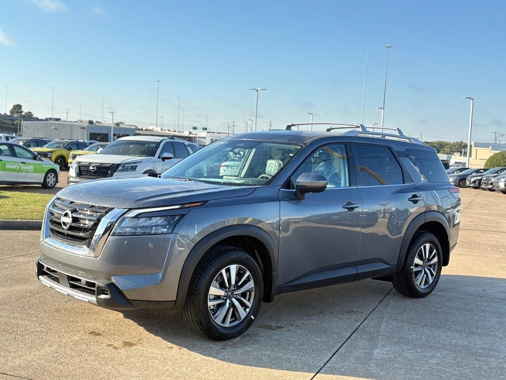 New 2025 Nissan Pathfinder SL SUV