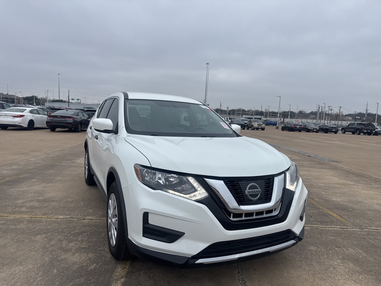 Used 2017 Nissan Rogue S with VIN KNMAT2MT2HP600176 for sale in Mesquite, TX