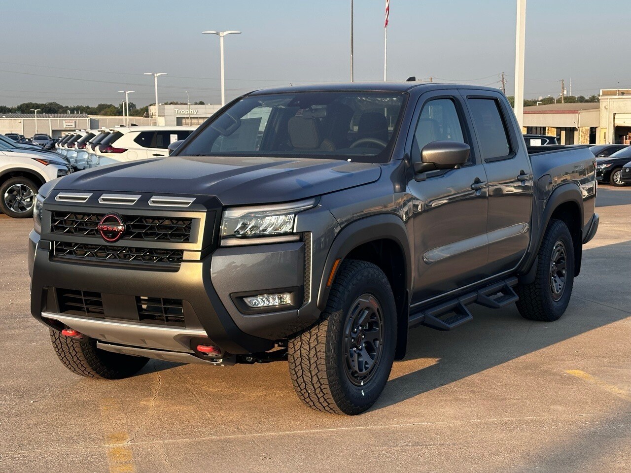 2026 Nissan Frontier PRO-4X photo 2