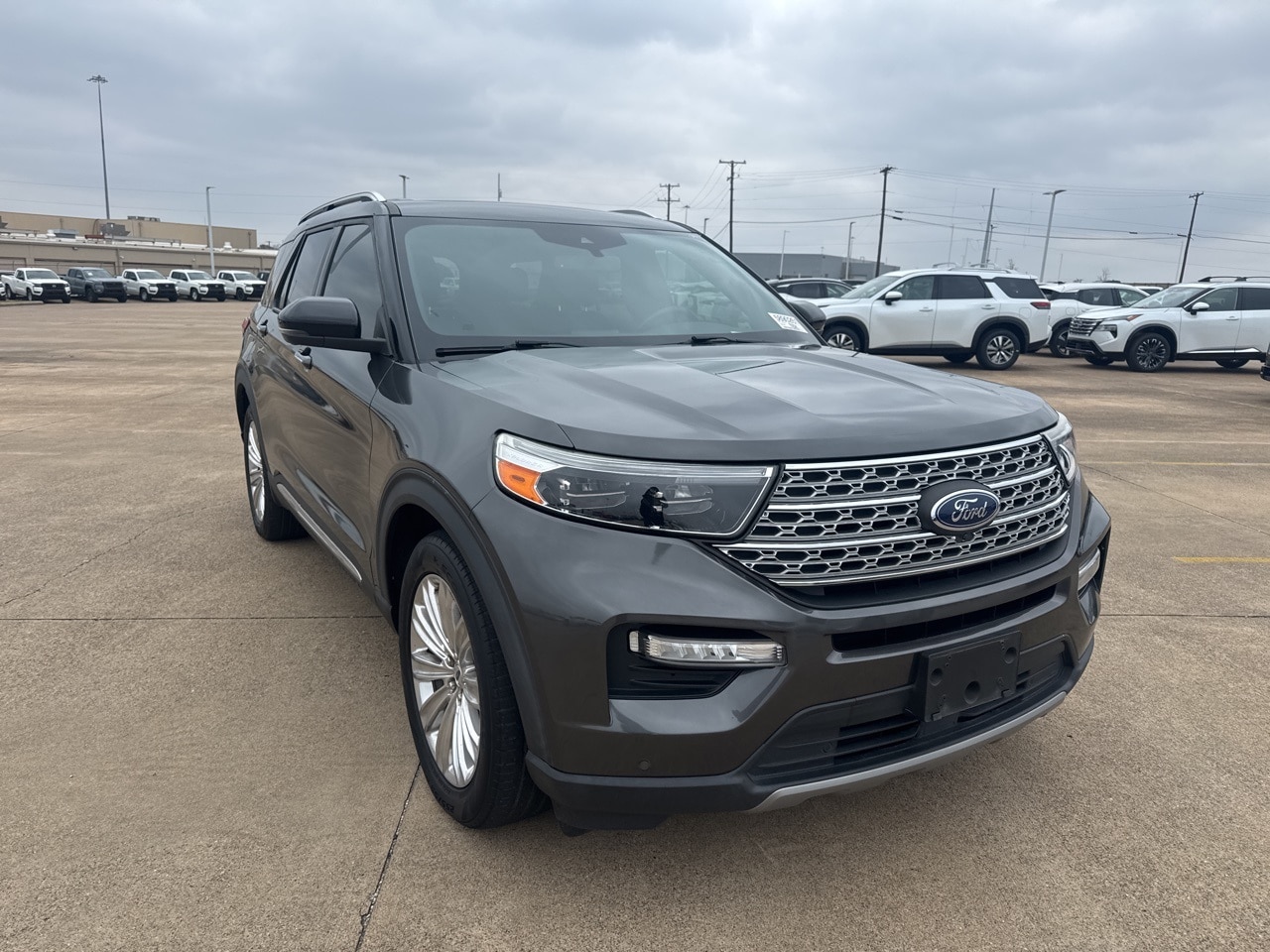 2020 Ford Explorer Limited's photo
