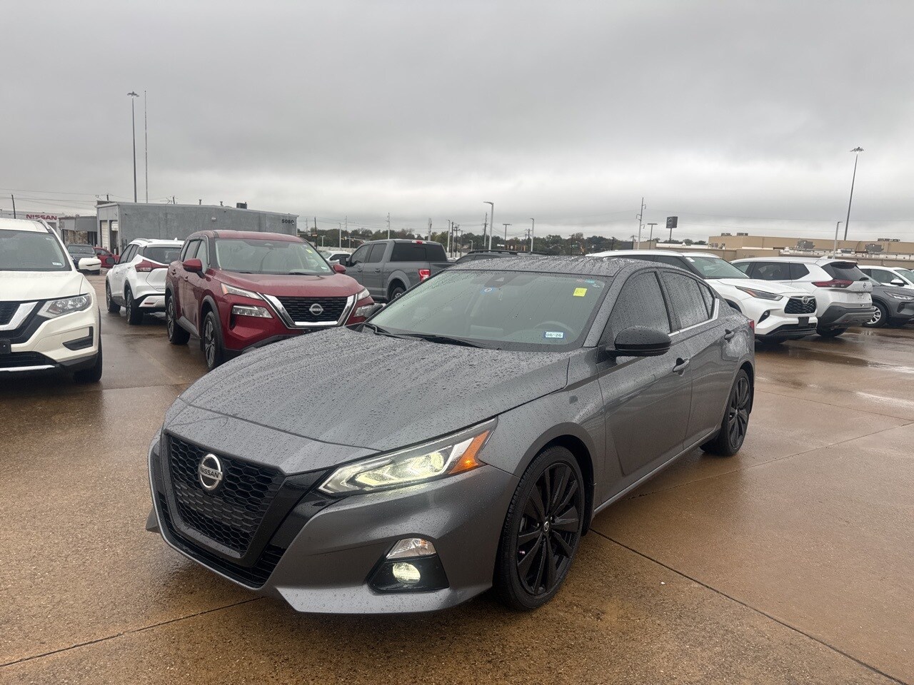 2022 Nissan Altima 2.5 SR photo 3