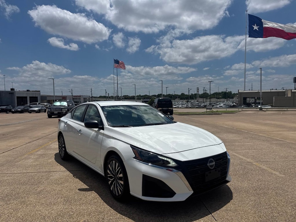 Certified 2025 Nissan