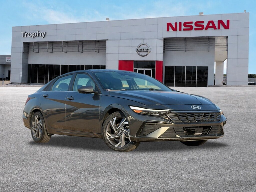 Used 2025 Hyundai Elantra SEL Convenience Sedan