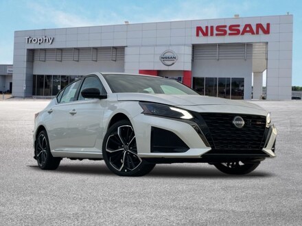 2025 Nissan Altima SR Sedan