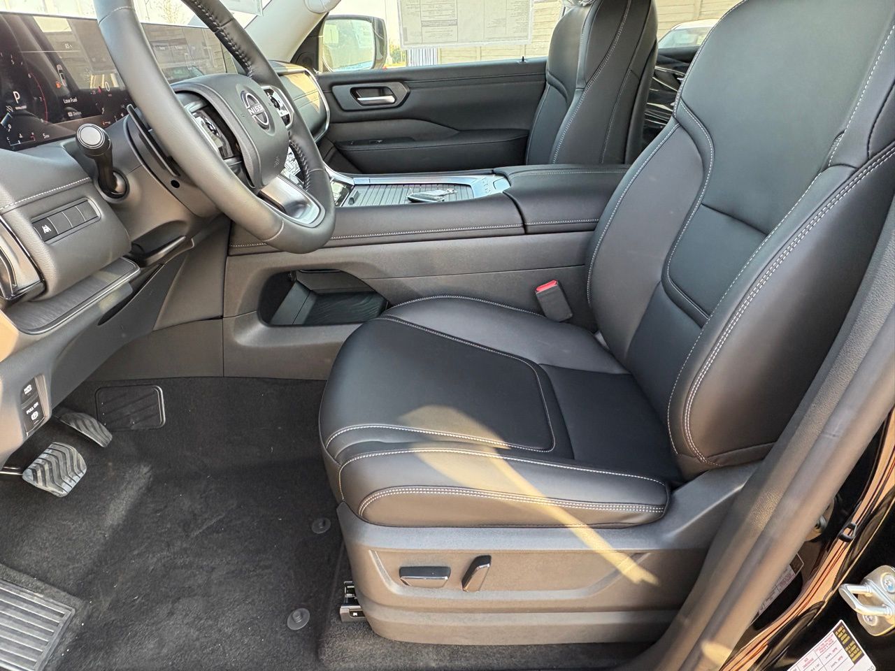2026 Nissan Armada SV - Photo 15