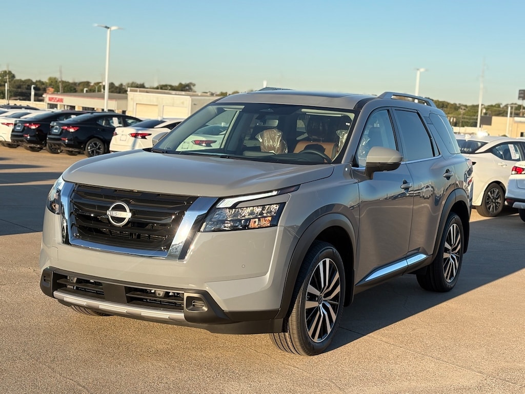 New 2025 Nissan Pathfinder Platinum SUV