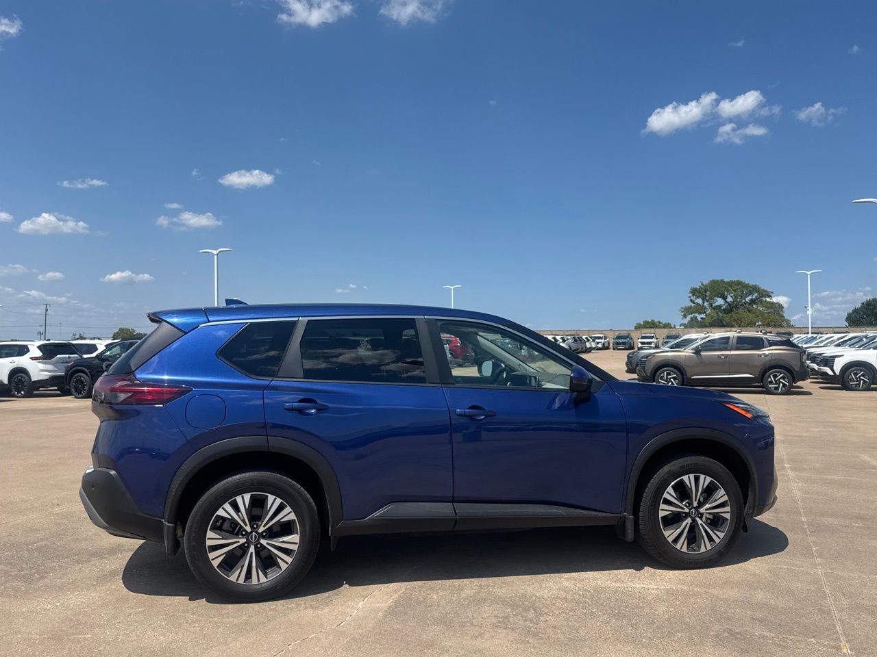 2023 Nissan Rogue SV - Photo 24