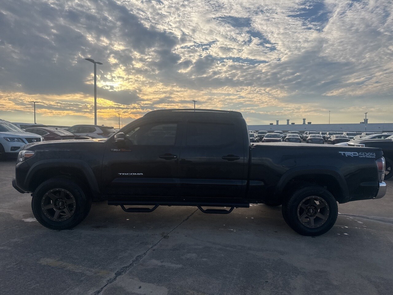 2021 Toyota Tacoma TRD Off-Road photo 2