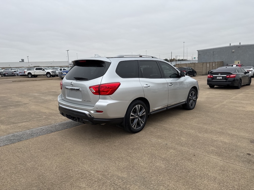 Used 2019 Nissan