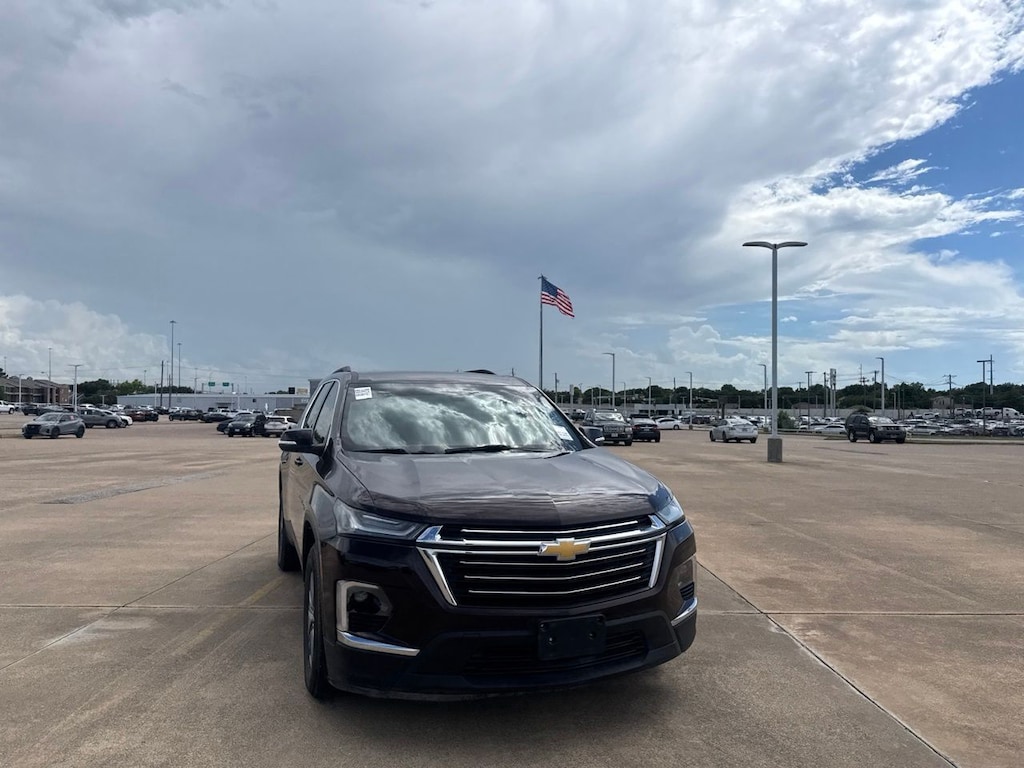 Used 2023 Chevrolet Traverse LT SUV