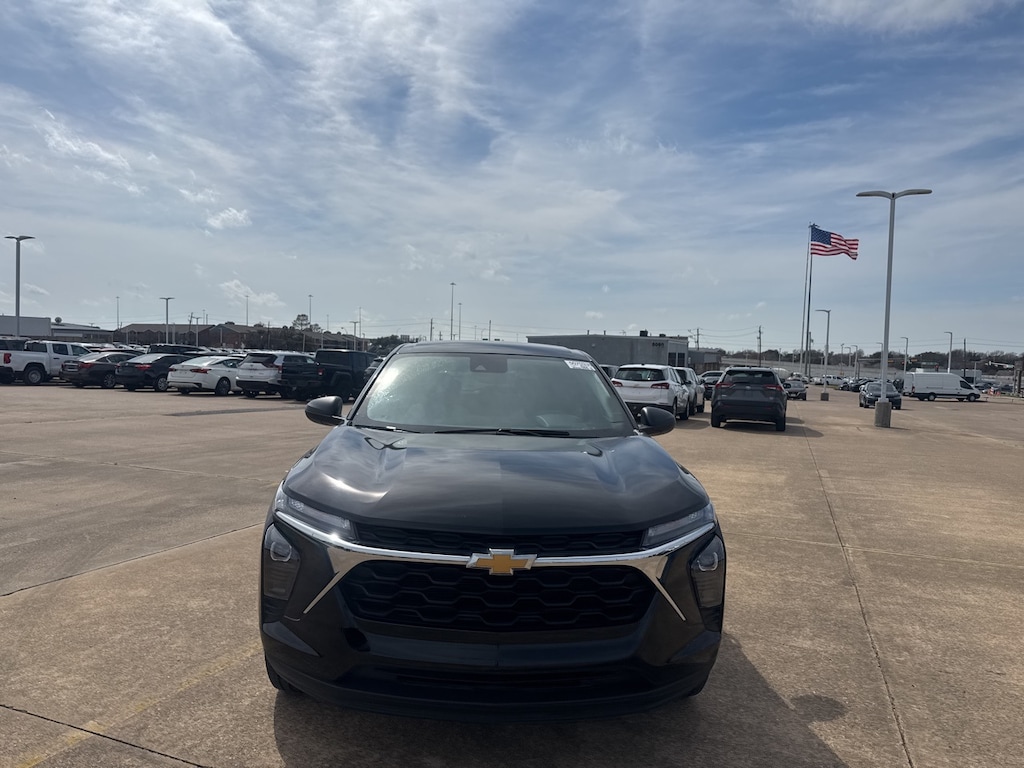 Used 2025 Chevrolet Trax LS SUV