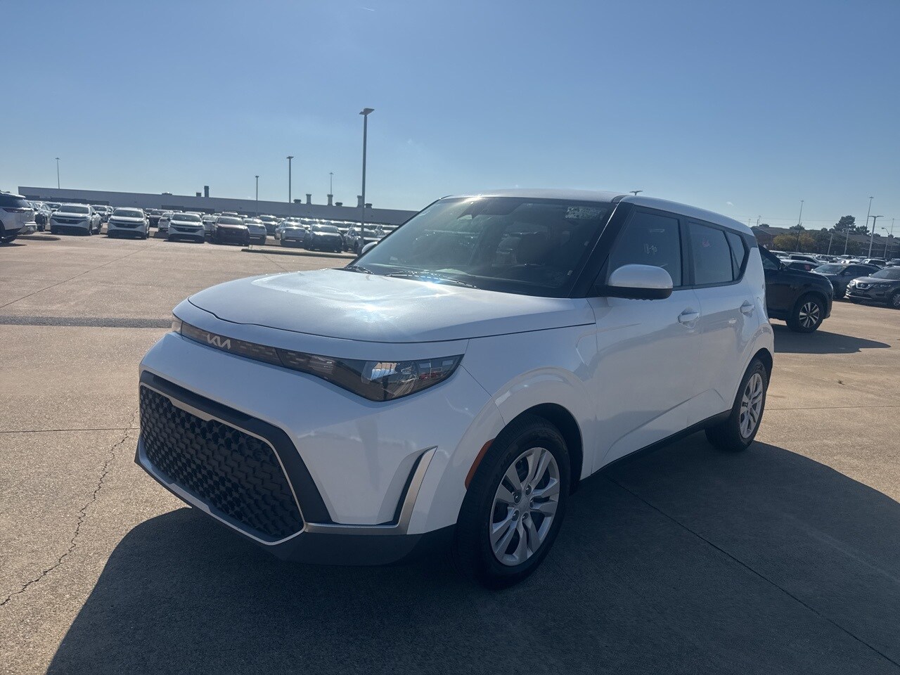 2023 Kia Soul LX photo 3