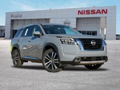 2025 Nissan Pathfinder Platinum SUV