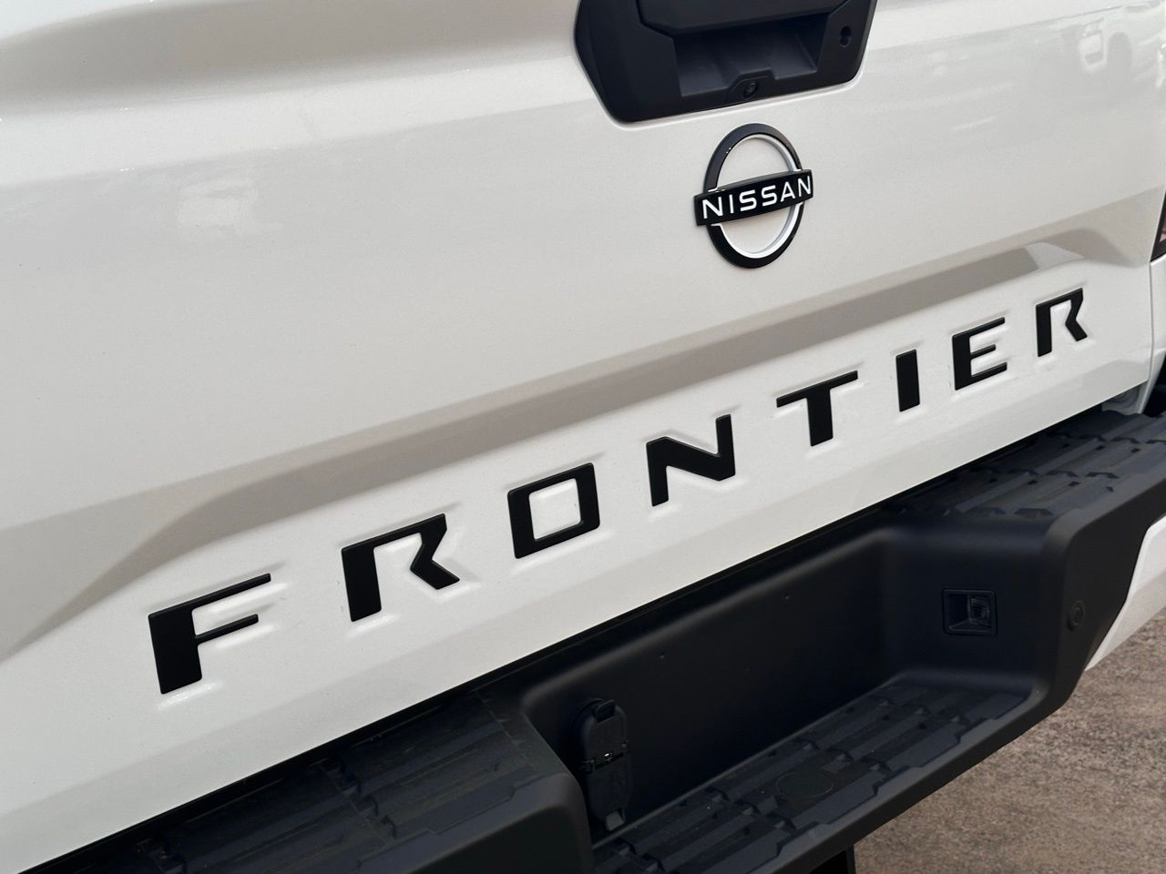 2026 Nissan Frontier SV - Photo 7