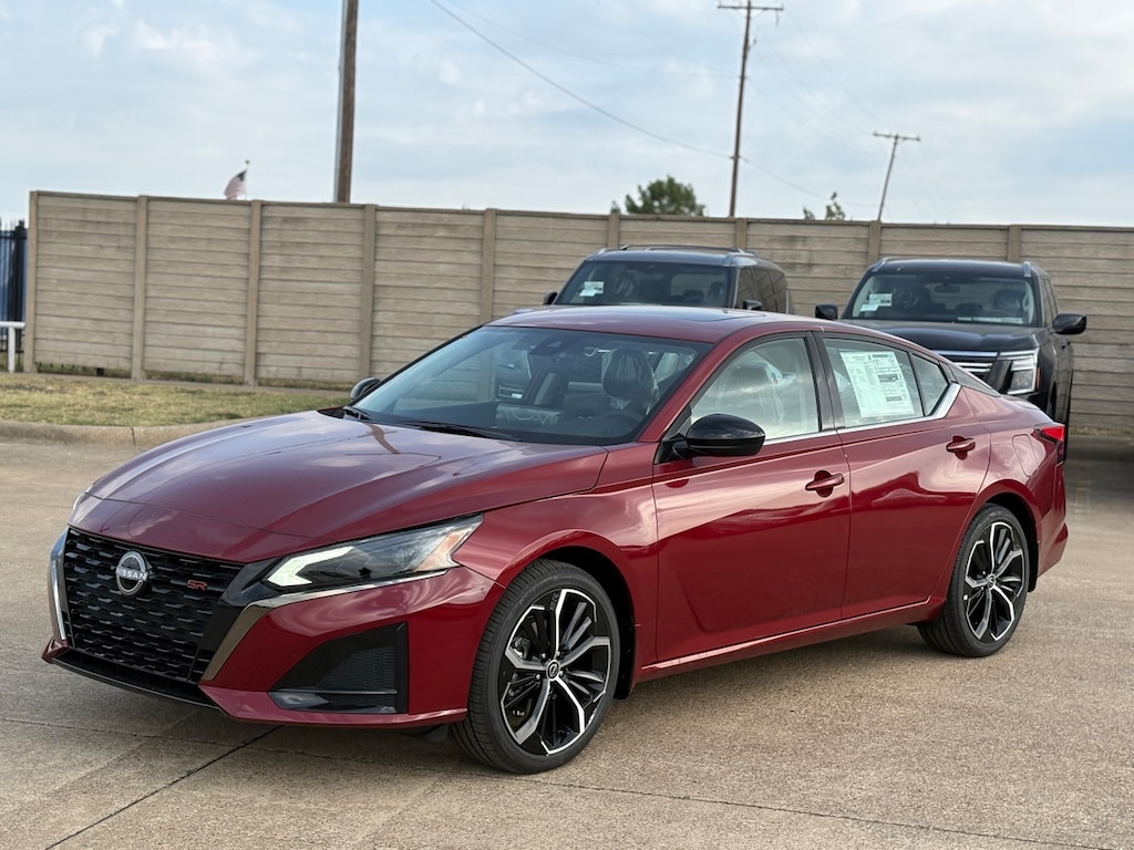 New 2025 Nissan Altima SR Sedan
