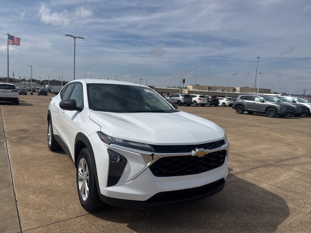 Used 2025 Chevrolet Trax LS SUV