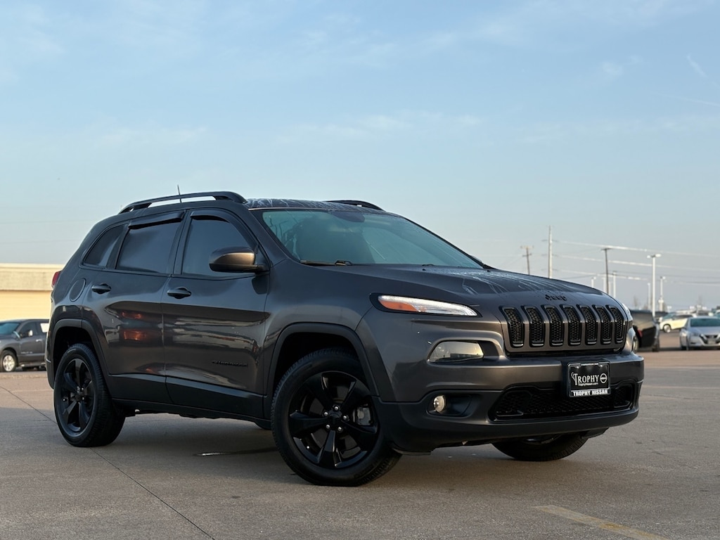 Used 2018 Jeep Cherokee Latitude SUV