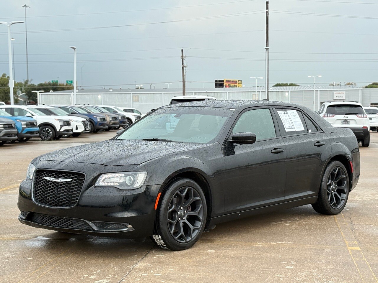 2019 Chrysler 300 Touring photo 3