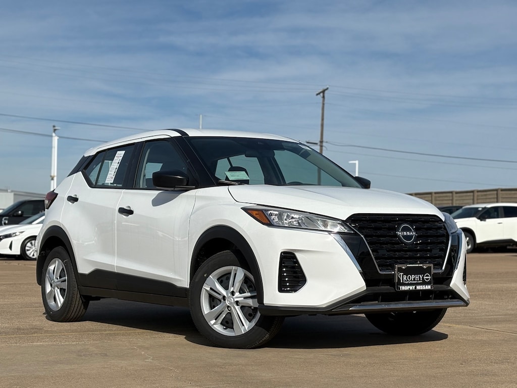 New 2025 Nissan Kicks Play S SUV