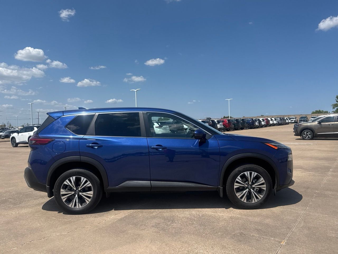2023 Nissan Rogue SV - Photo 25