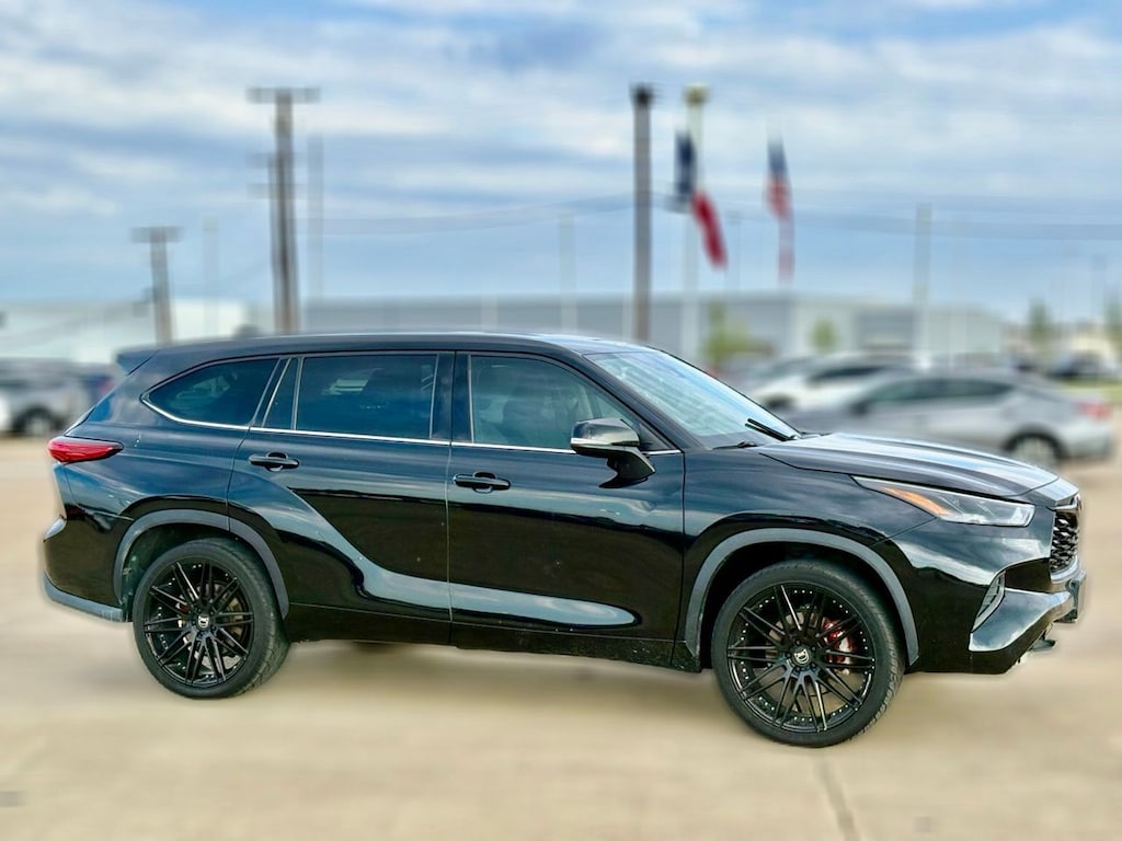 Used 2022 Toyota Highlander L SUV