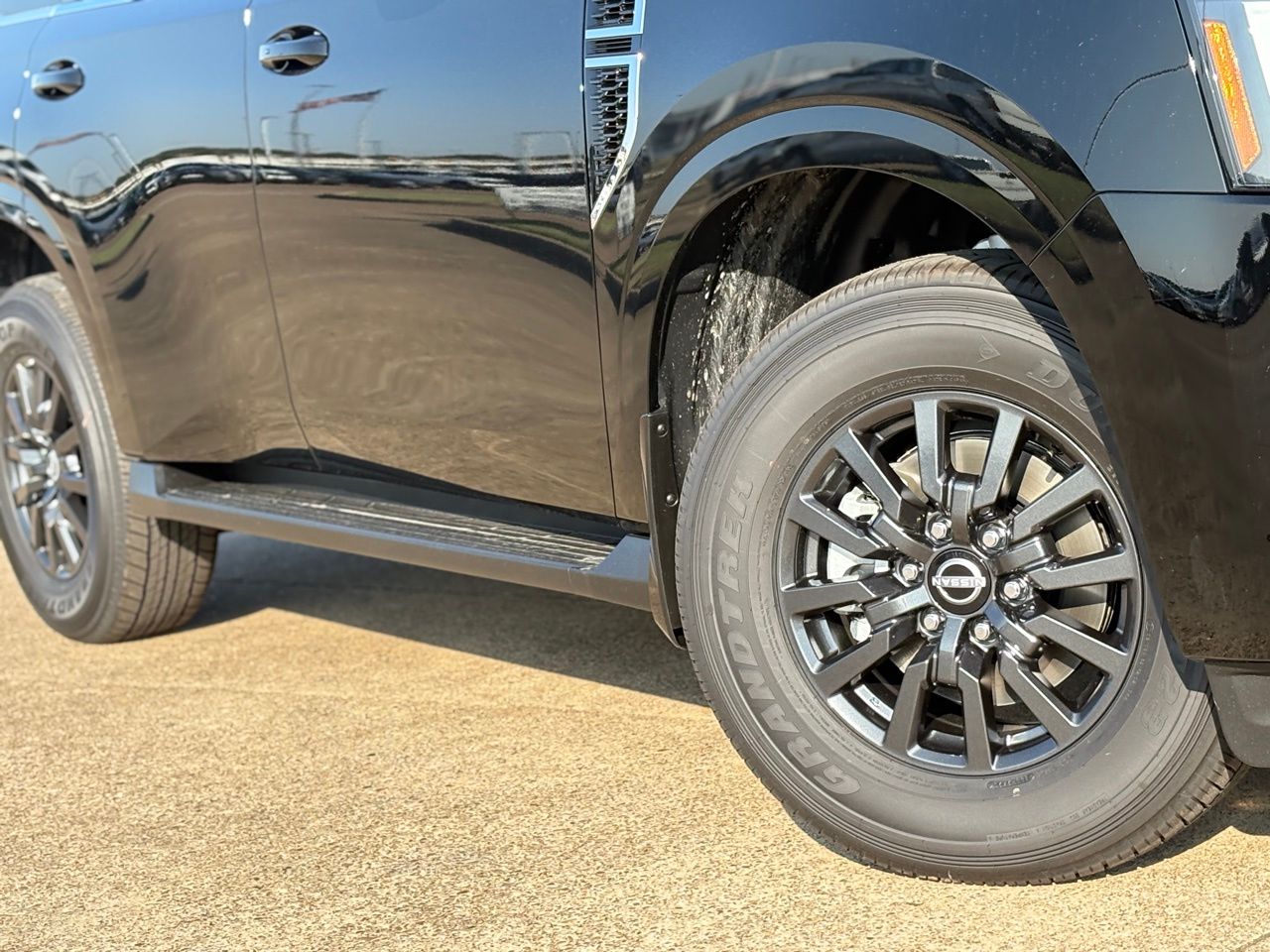 2026 Nissan Armada SV - Photo 10