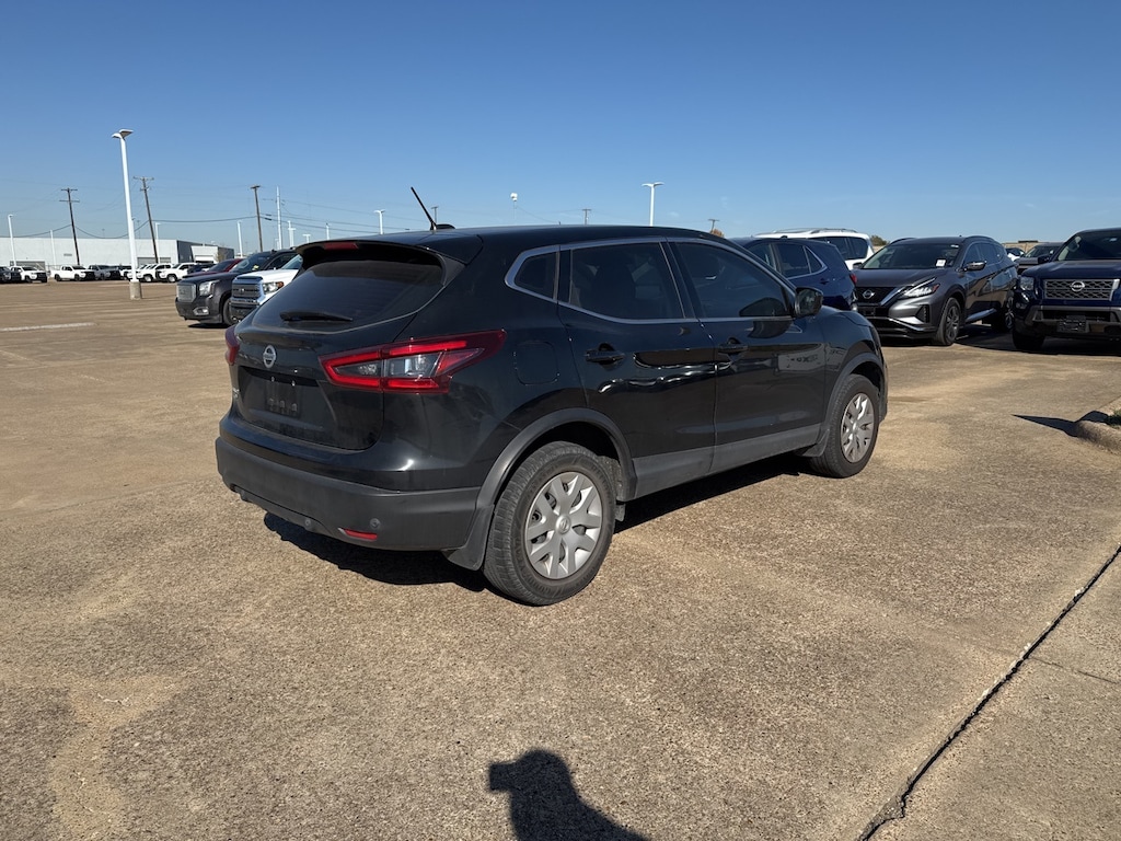 Used 2020 Nissan