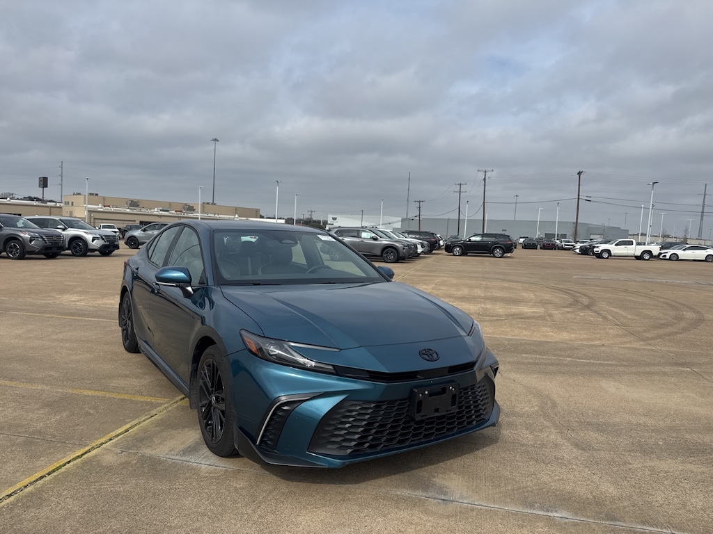 Used 2025 Toyota Camry SE Sedan