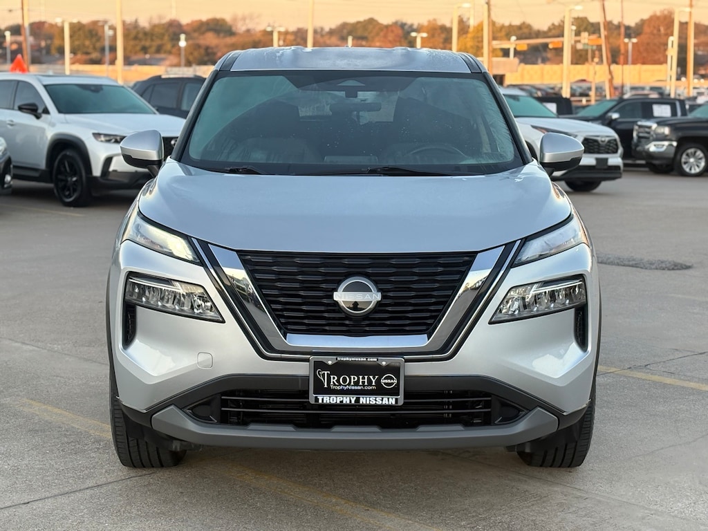 Certified 2022 Nissan