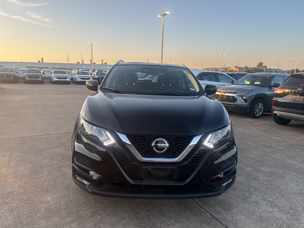 2022 Nissan Rogue Sport SV photo 2