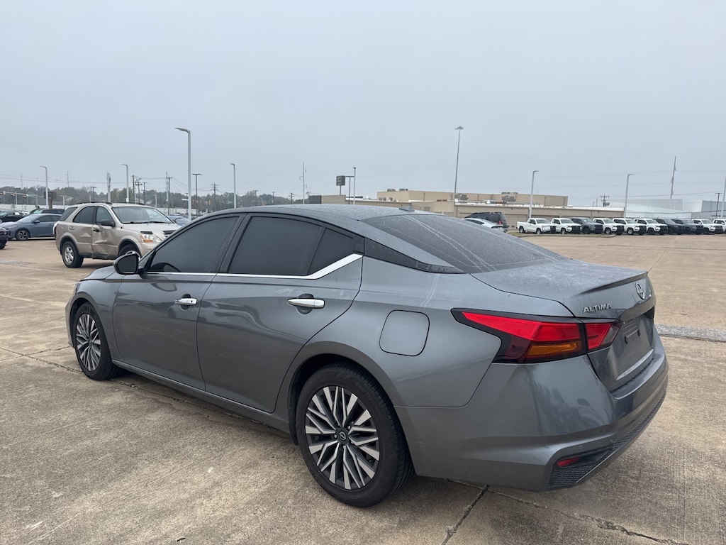 Certified 2023 Nissan