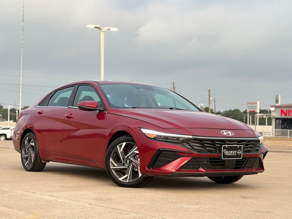 Used 2025 Hyundai Elantra Limited Sedan