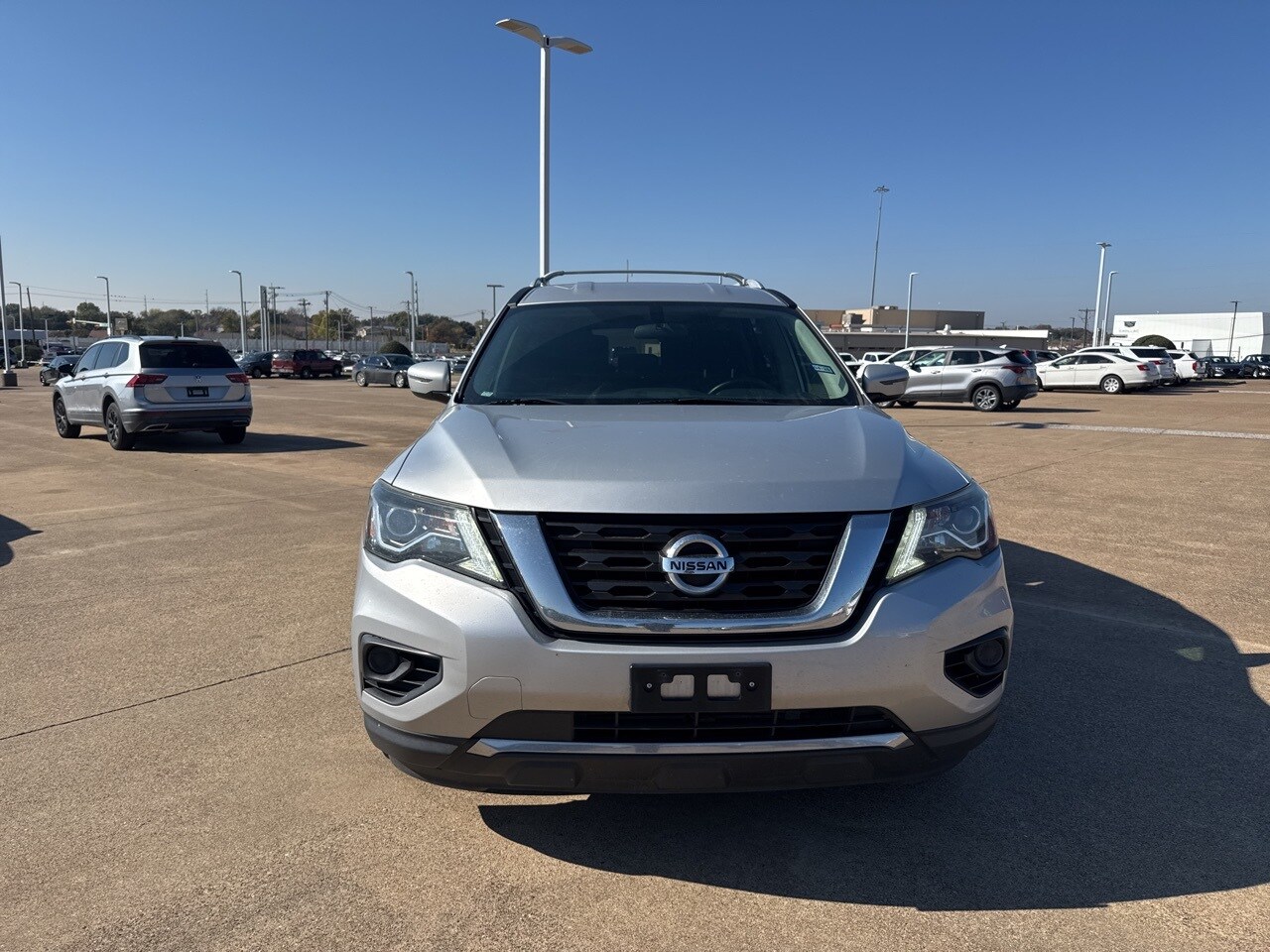 2020 Nissan Pathfinder S photo 2