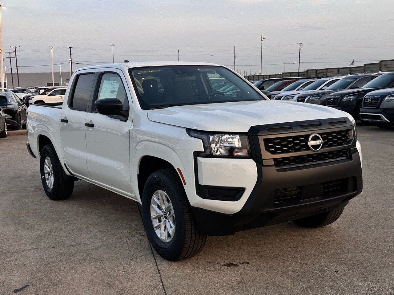 2025 Nissan Frontier S photo 3