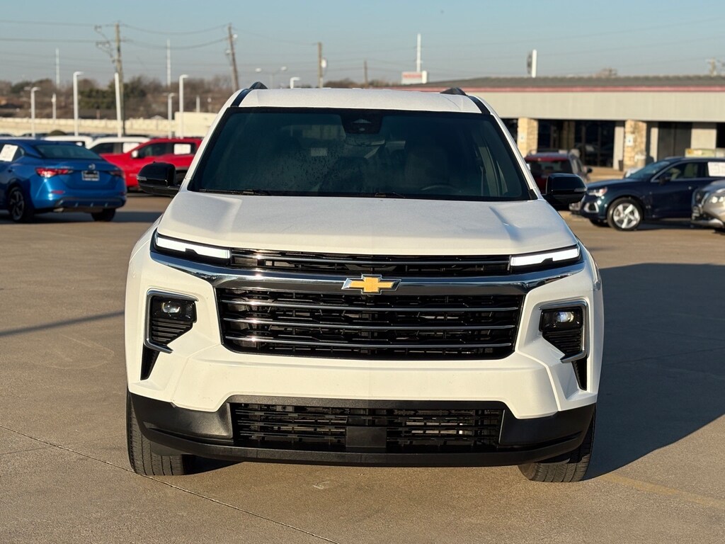 Used 2025 Chevrolet Traverse LT SUV