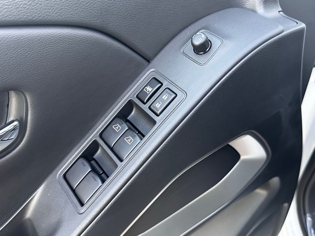 2026 Nissan Frontier SV - Photo 21