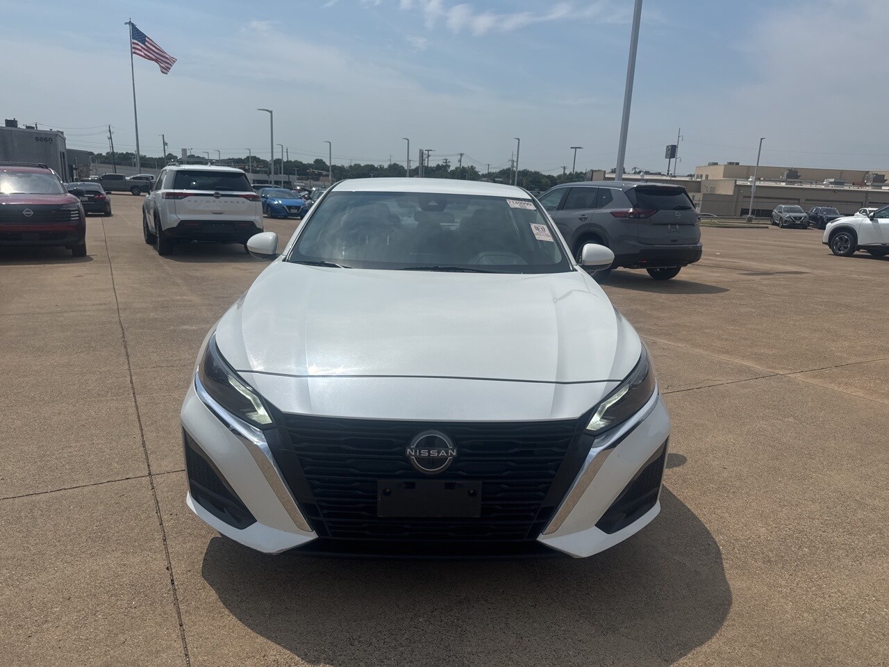 2023 Nissan Altima 2.5 SV photo 2