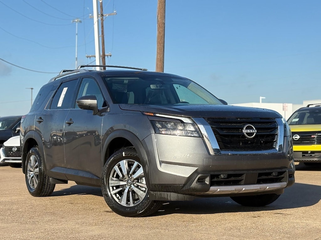 New 2025 Nissan Pathfinder SL SUV