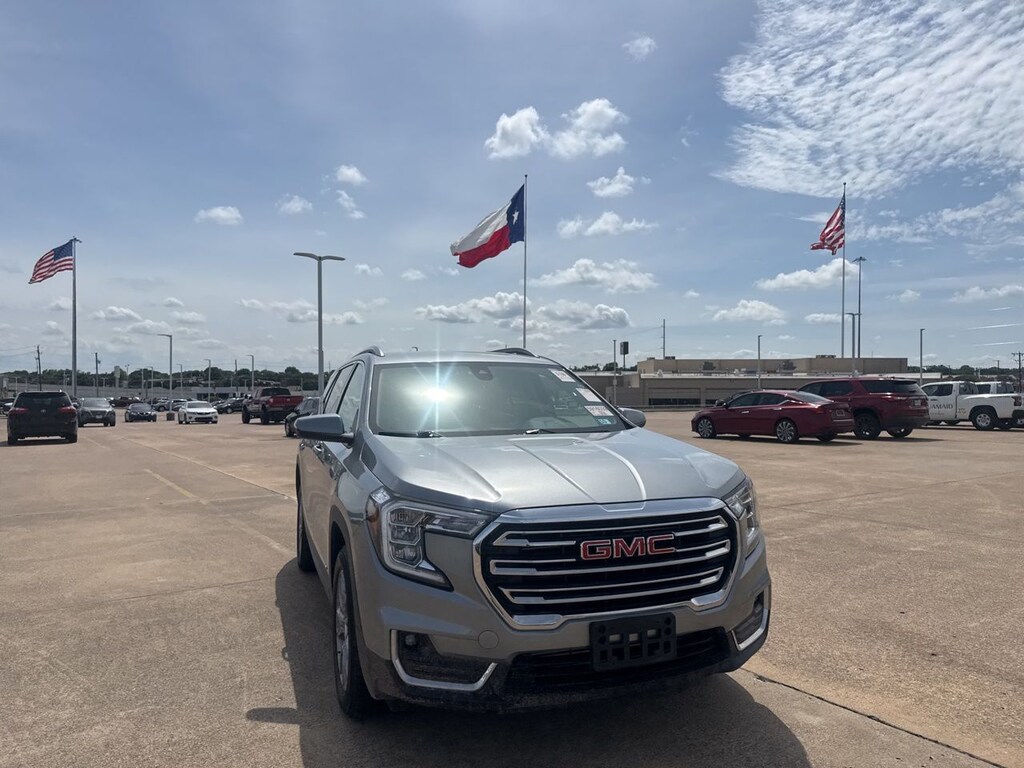 Used 2024 GMC Terrain SLT SUV