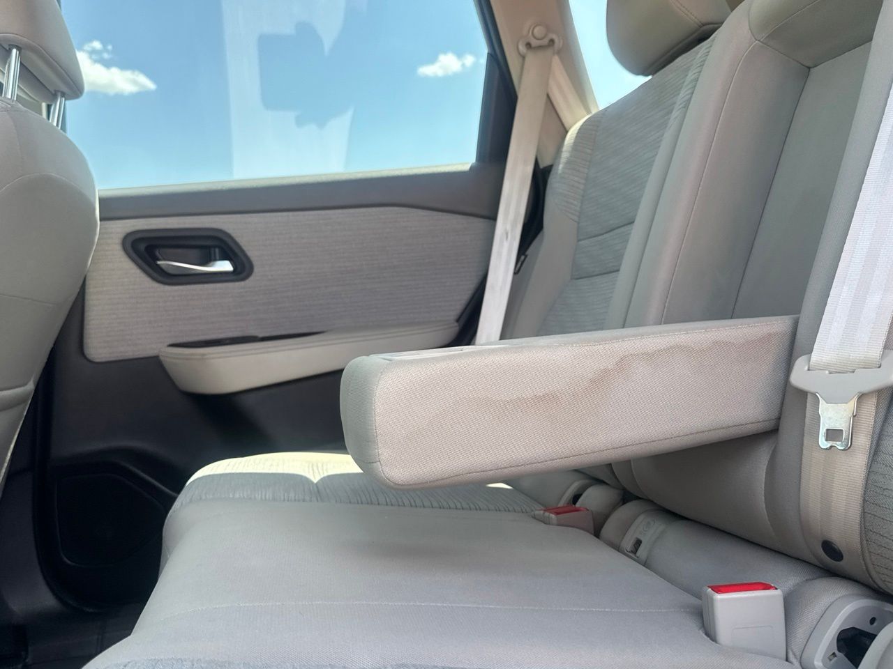 2023 Nissan Rogue SV - Photo 35