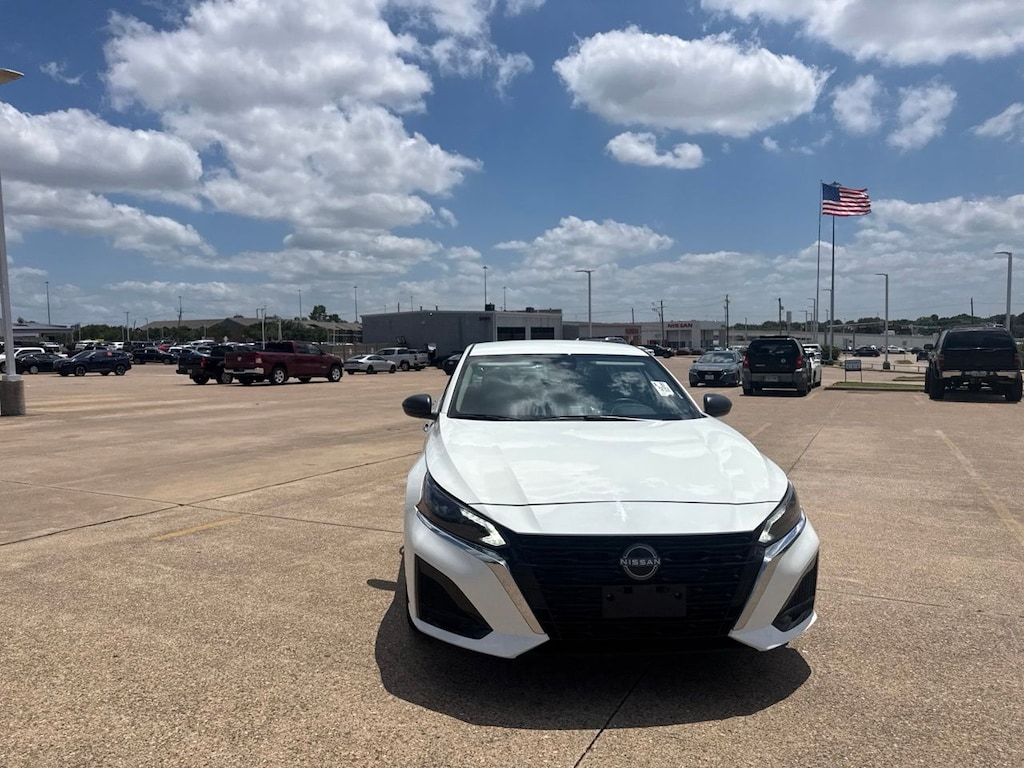 Certified 2025 Nissan
